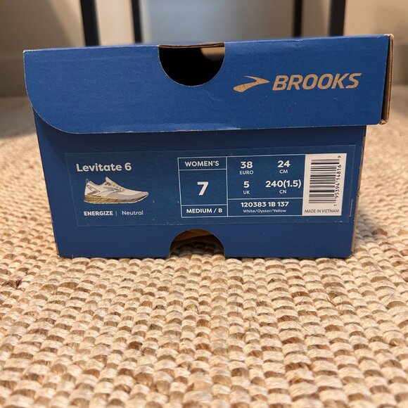 BROOKS LEVITATE RUNNING SHOES, SIZE 7 WOMENS, LIGHTLY USED - Picture 3 of 9
